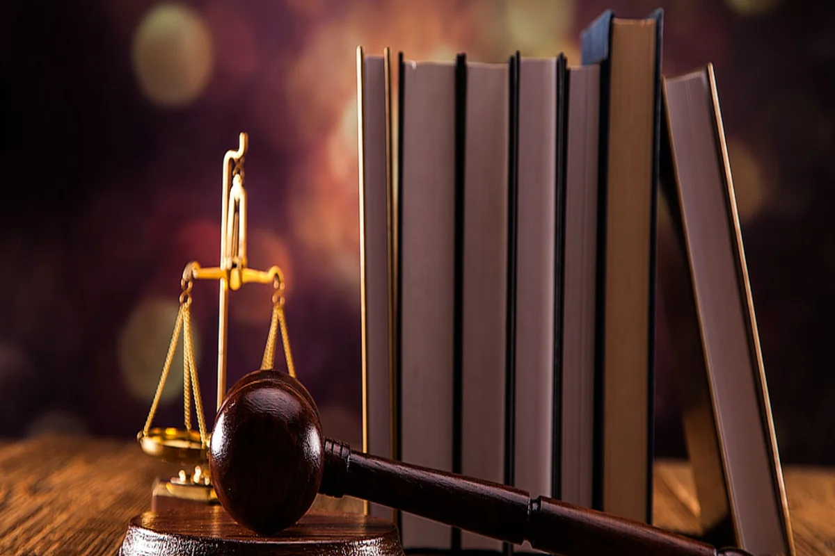 محامي عربي في السويد